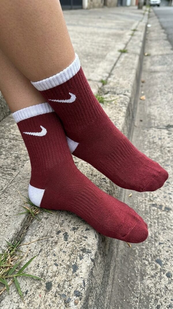 Tenis Nike bordo
