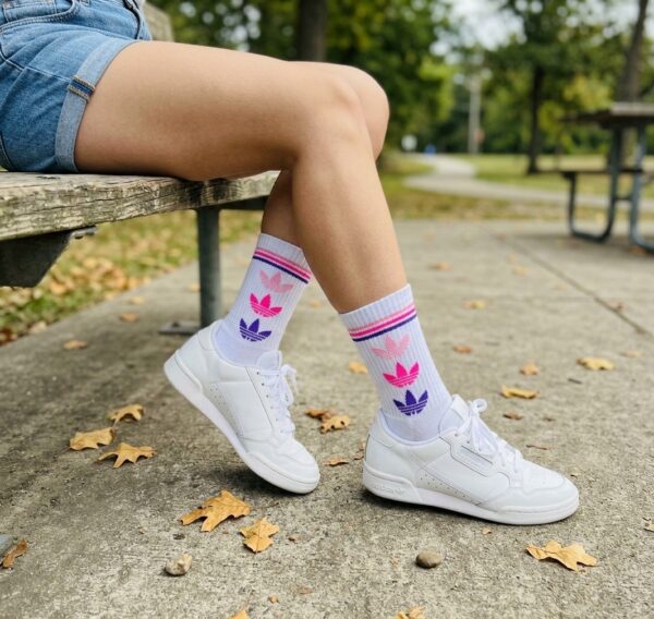 Tenis Adidas rosa fucsia y violeta