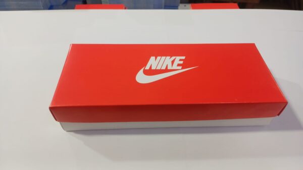 Box  Nike roja