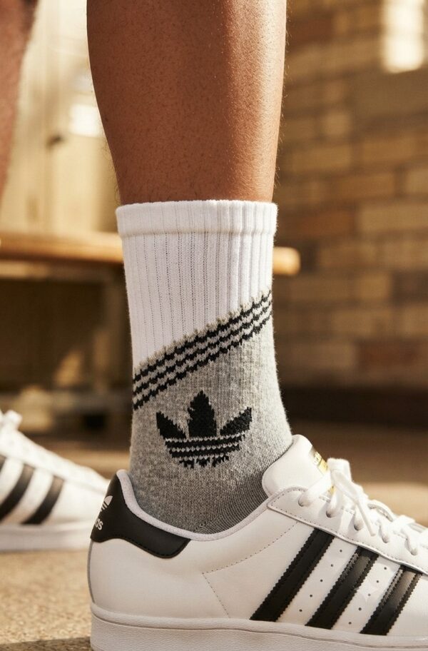 Tenis Adidas blancas y gris